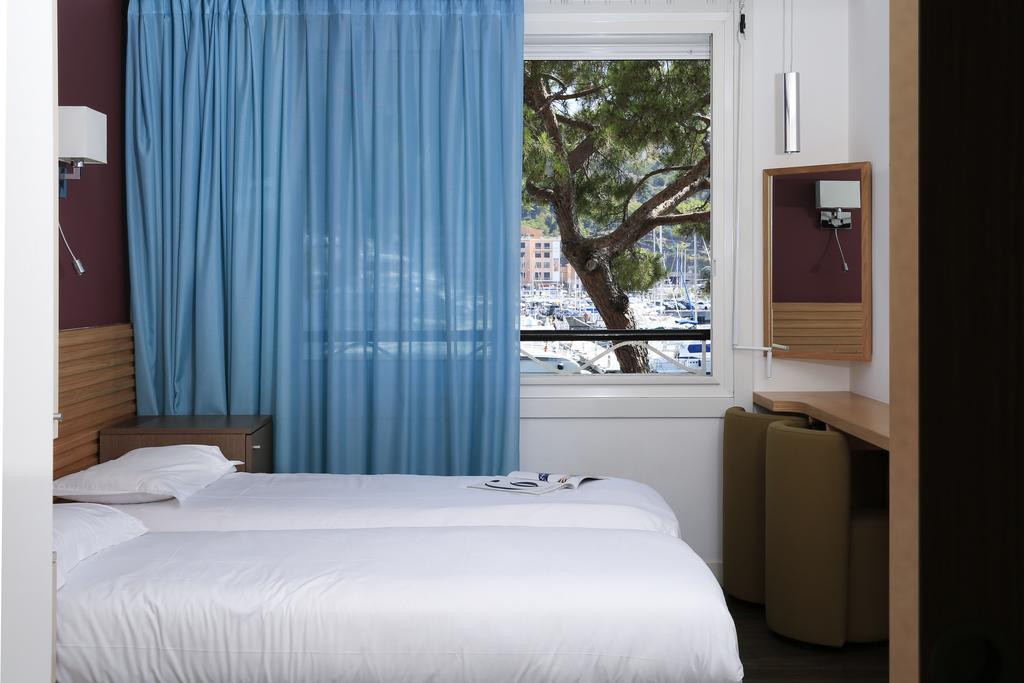 Miramar Hotel Monte Carlo Room photo
