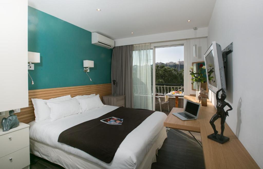 Miramar Hotel Monte Carlo Room photo